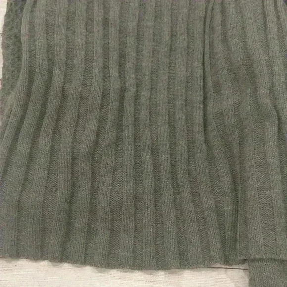 Carolyn Taylor Cardigan Sweater - Picture 6 of 9